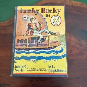 Lucky Bucky in Oz Book